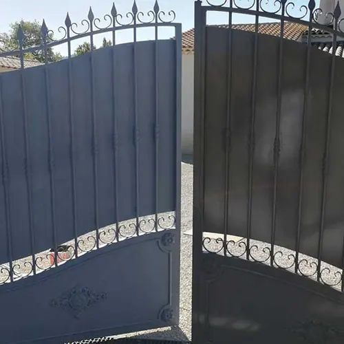 Décapage par aérogommage de portails en fer forgé à La Croix Val-mer